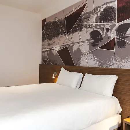 Brit Toulouse - L'esplanade 3* קולומייר