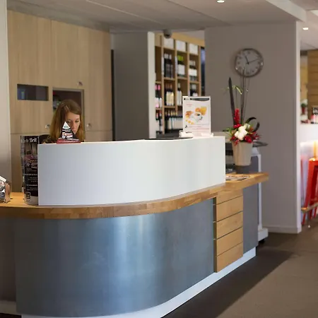 Brit Toulouse - L'esplanade מלון