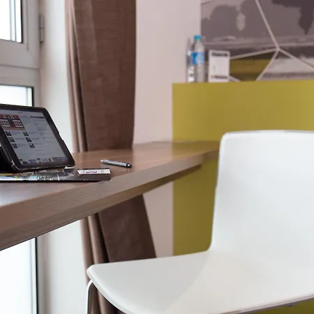 מלון Brit Toulouse - L'esplanade 3*