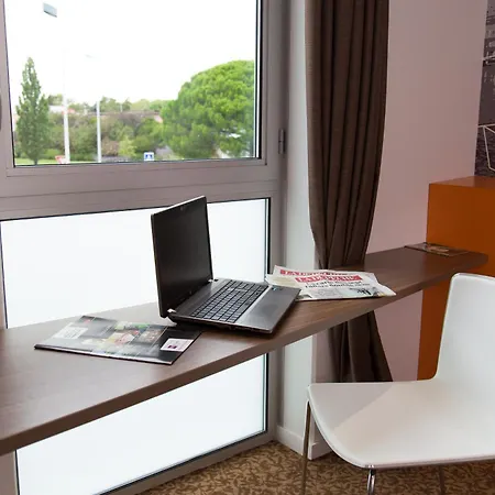 Brit Toulouse - L'esplanade Hotel Colomiers