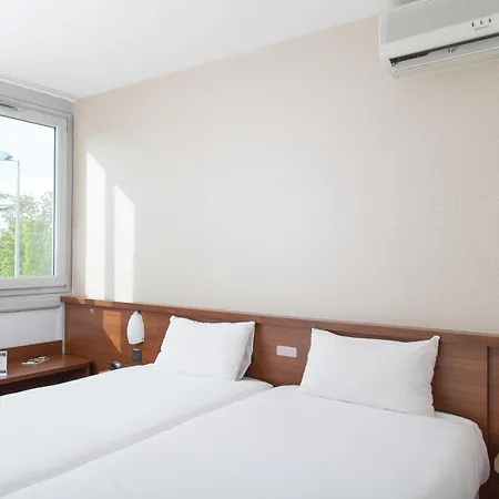 Brit Toulouse - L'esplanade Otel