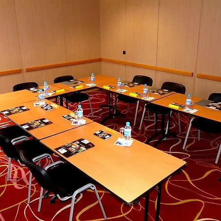 Brit Toulouse - L'esplanade Szálloda Colomiers