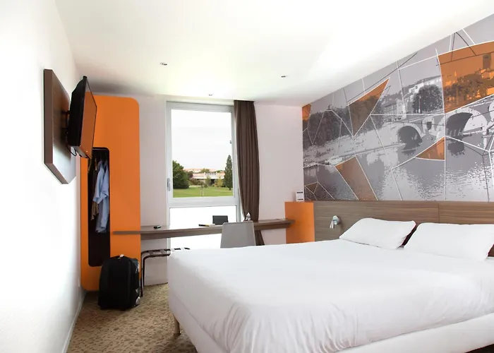 Отель Brit Toulouse - L'esplanade Коломье