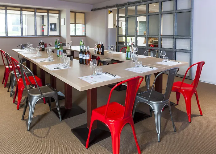 Отель Brit Toulouse - L'esplanade