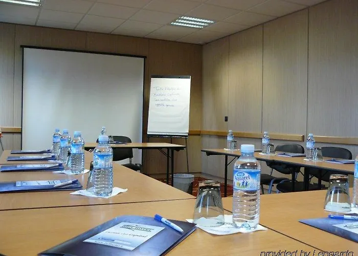 Отель Brit Toulouse - L'esplanade Коломье