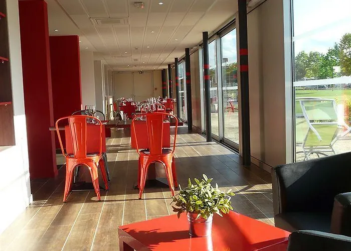 Brit Toulouse - L'esplanade Отель