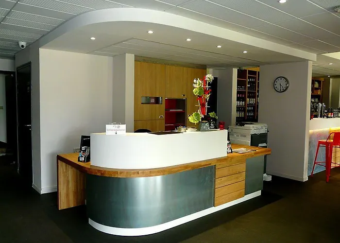 Brit Toulouse - L'esplanade Отель Коломье